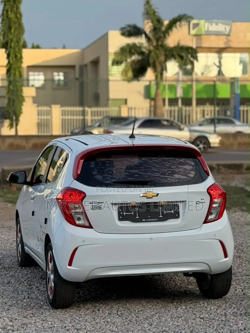 Chevrolet Spark 2016 White
