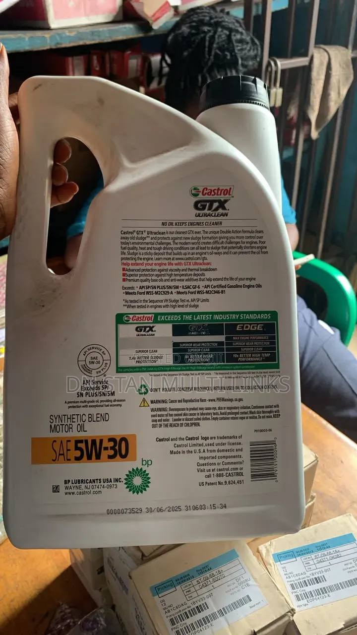 Castrol GTX Ultraclean SAE 5w-30 Motor Oil.