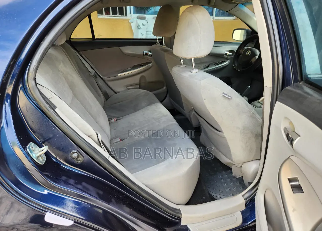 Toyota Corolla LE 4dr Sedan (1.8L 4cyl 4A) 2013 Blue