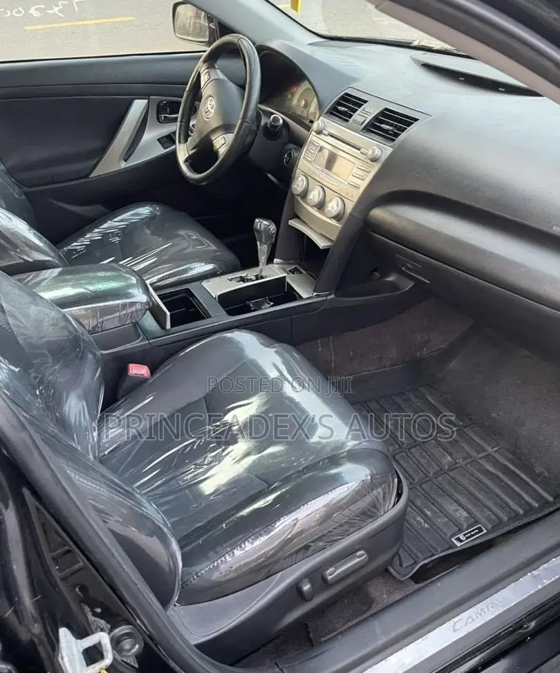 Toyota Camry SE 4dr Sedan (2.5L 4cyl 6A) 2011 Black