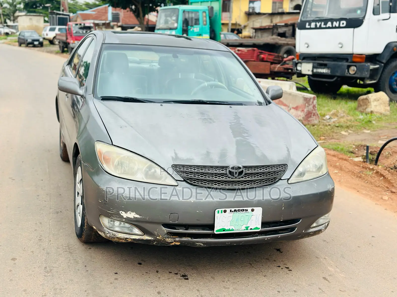 Toyota Camry LE V6 4dr Sedan (3.0L 6cyl 5A) 2004 Gray
