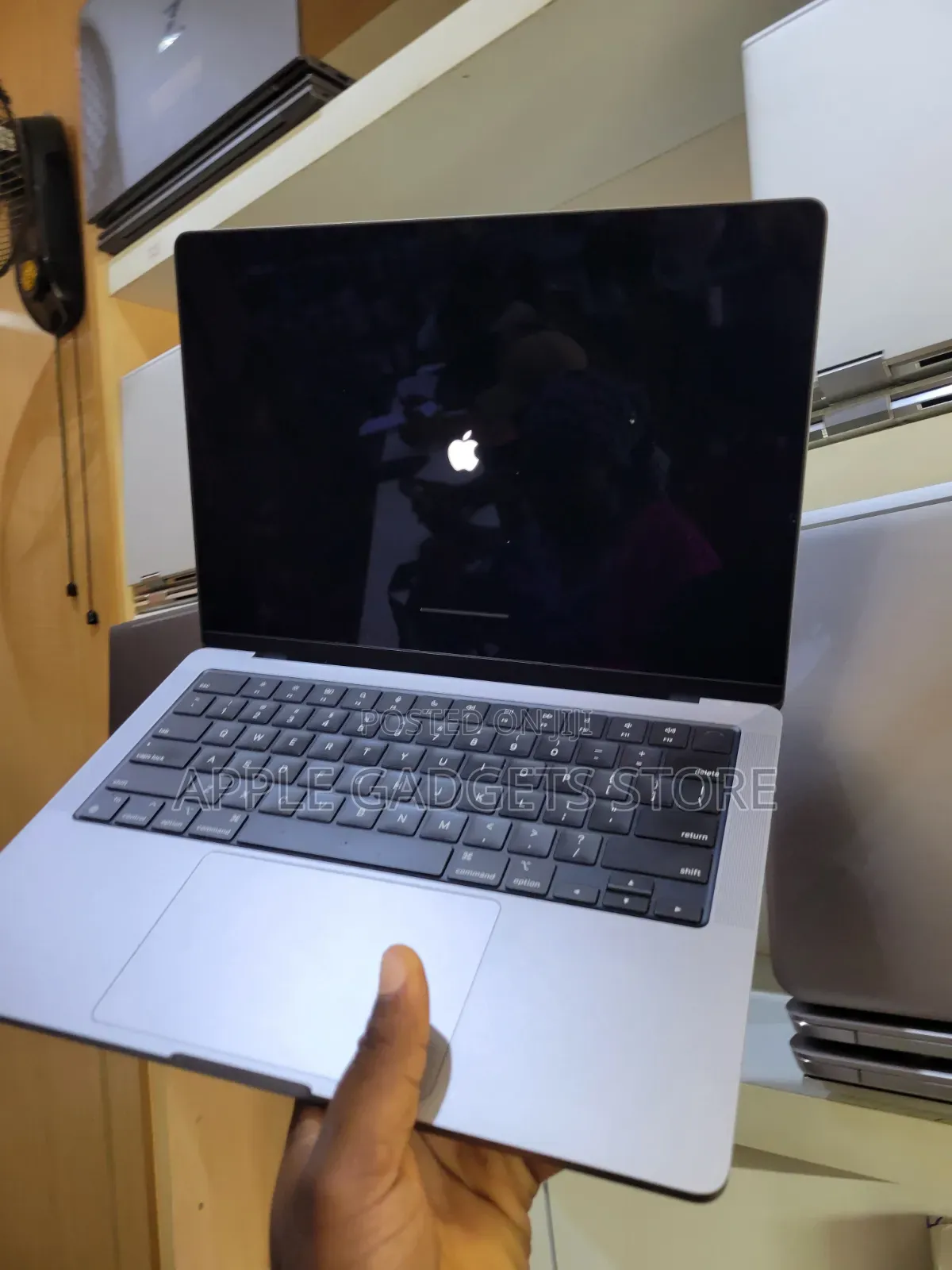 Laptop Apple MacBook Pro 2023 M2 16GB Intel Core Ultra 7 SSD 512GB