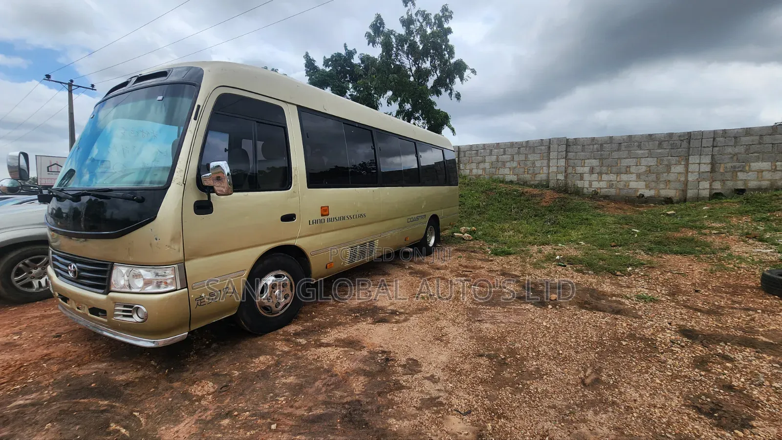 Toyota Innova 2014 Gold
