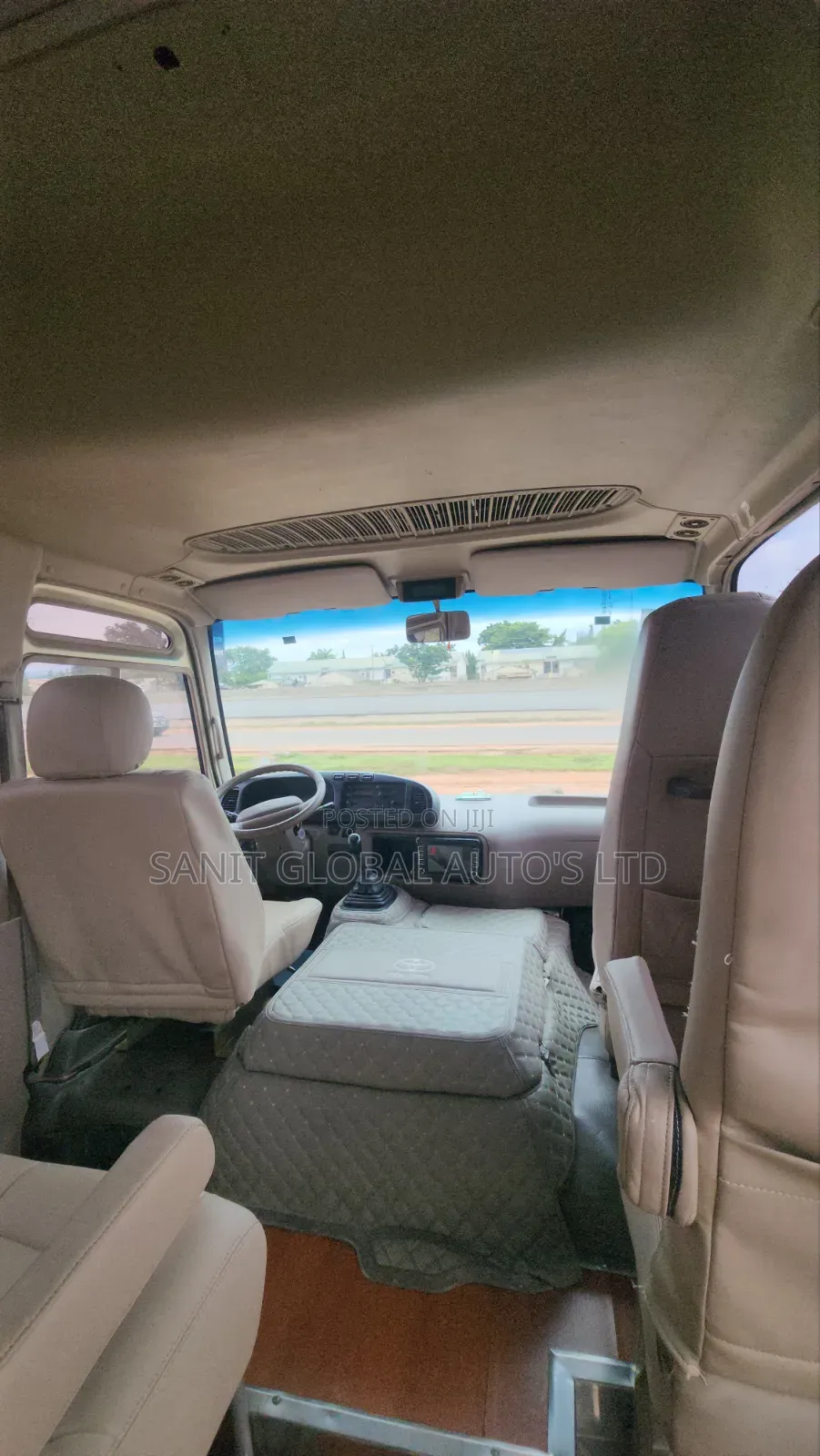 Toyota Innova 2014 Gold