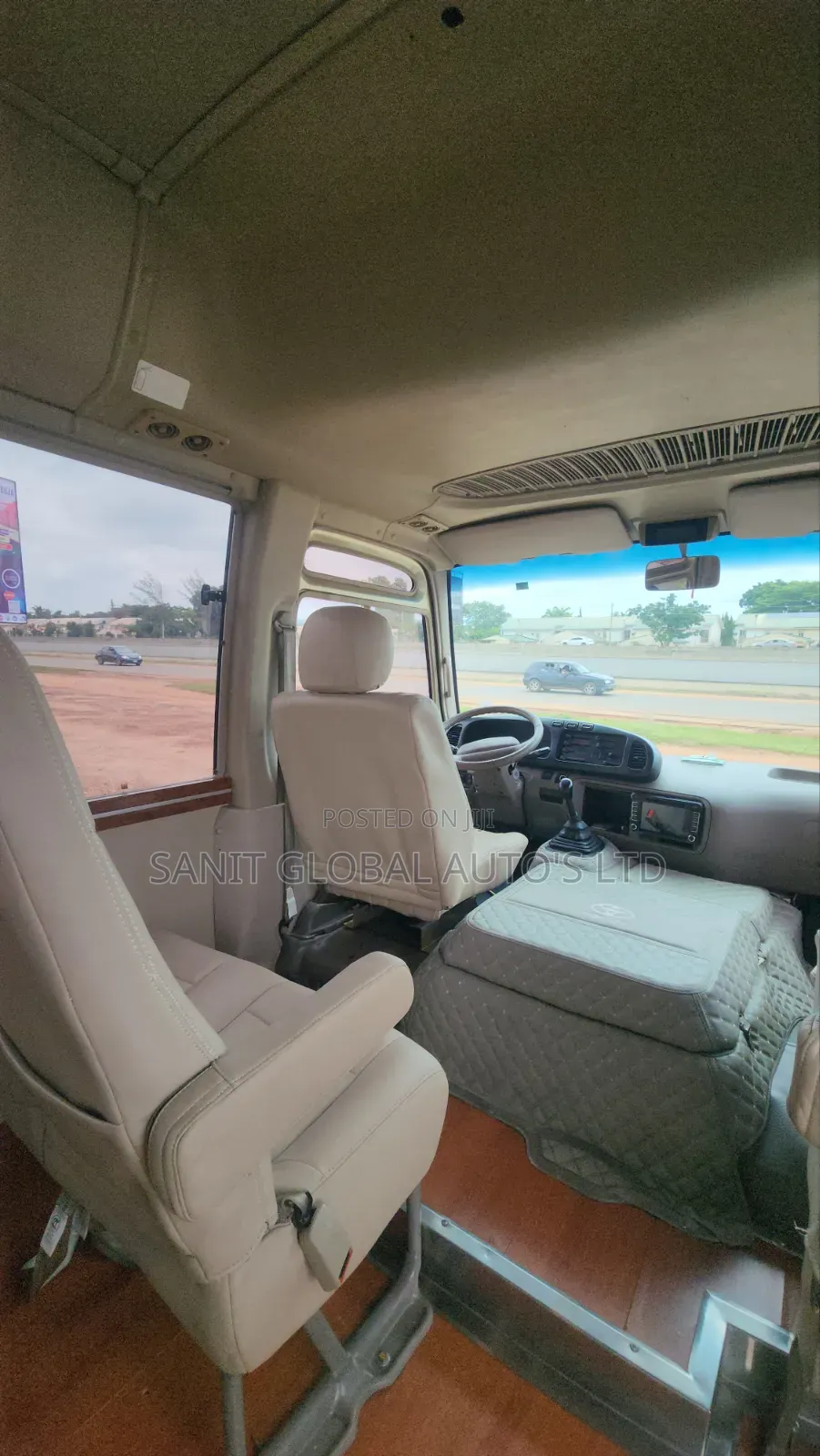 Toyota Innova 2014 Gold