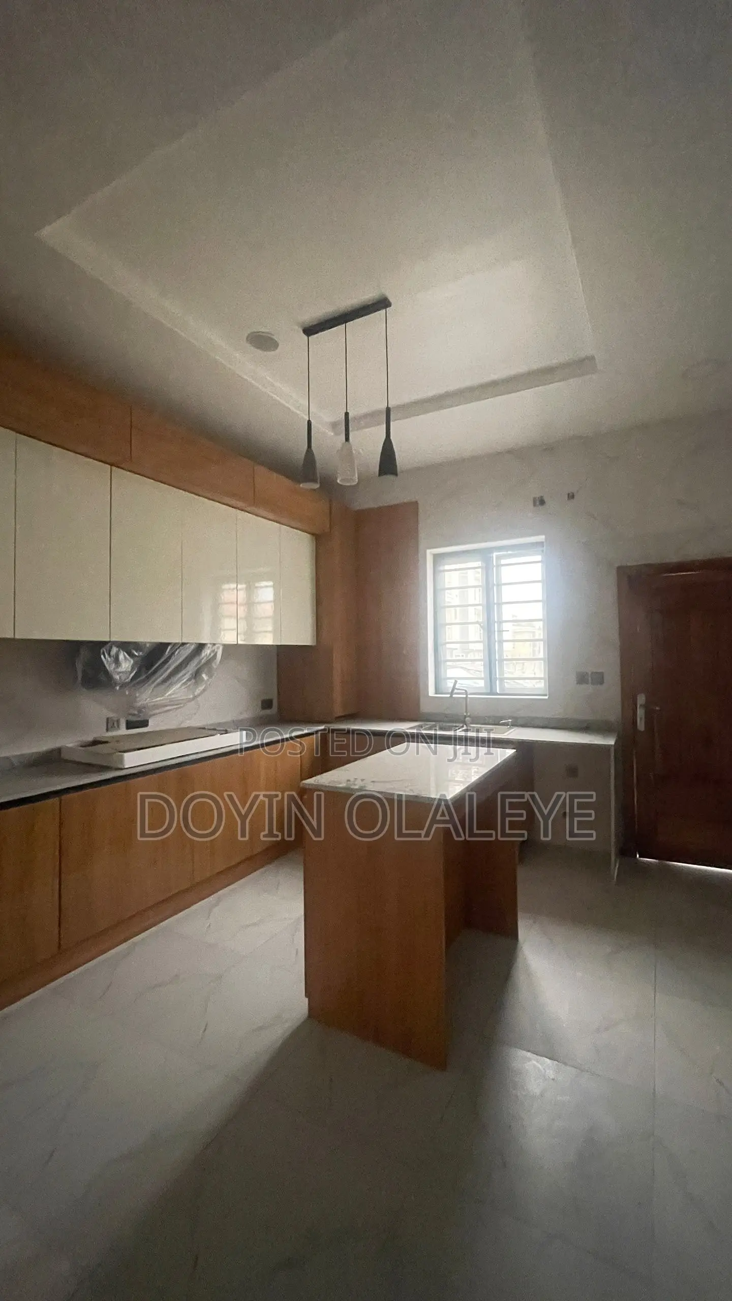 4bdrm Duplex in Ilasan for sale
