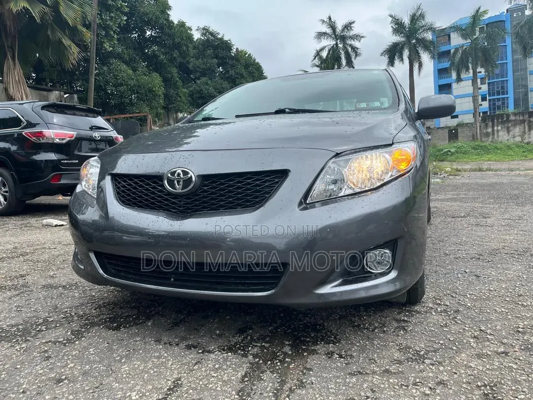 Toyota Corolla LE 4dr Sedan (1.8L 4cyl 4A) 2010 Gray