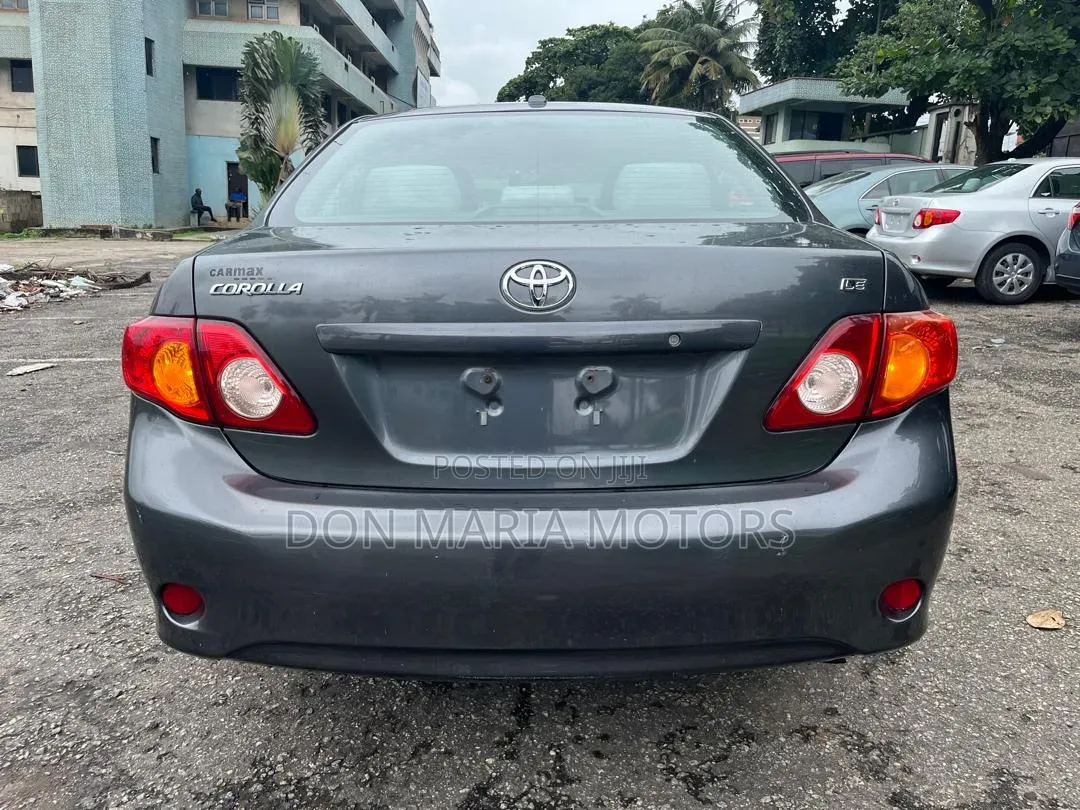 Toyota Corolla LE 4dr Sedan (1.8L 4cyl 4A) 2010 Gray