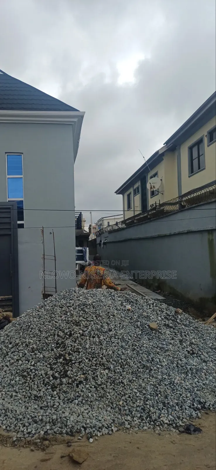 3bdrm Block of Flats in Odedola Estate, Kilo for rent