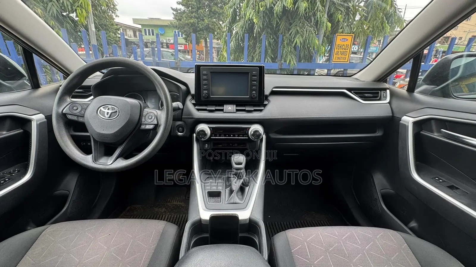 Toyota RAV4 XLE FWD 2019 Green
