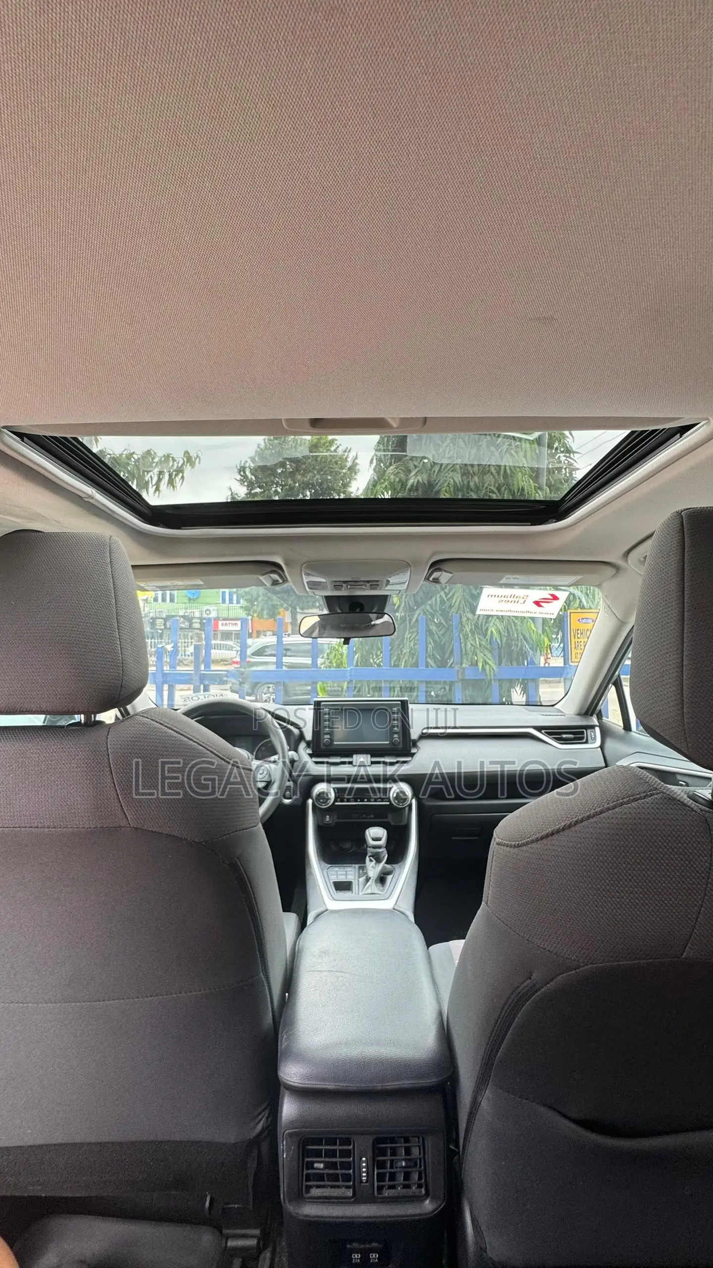 Toyota RAV4 XLE FWD 2019 Green