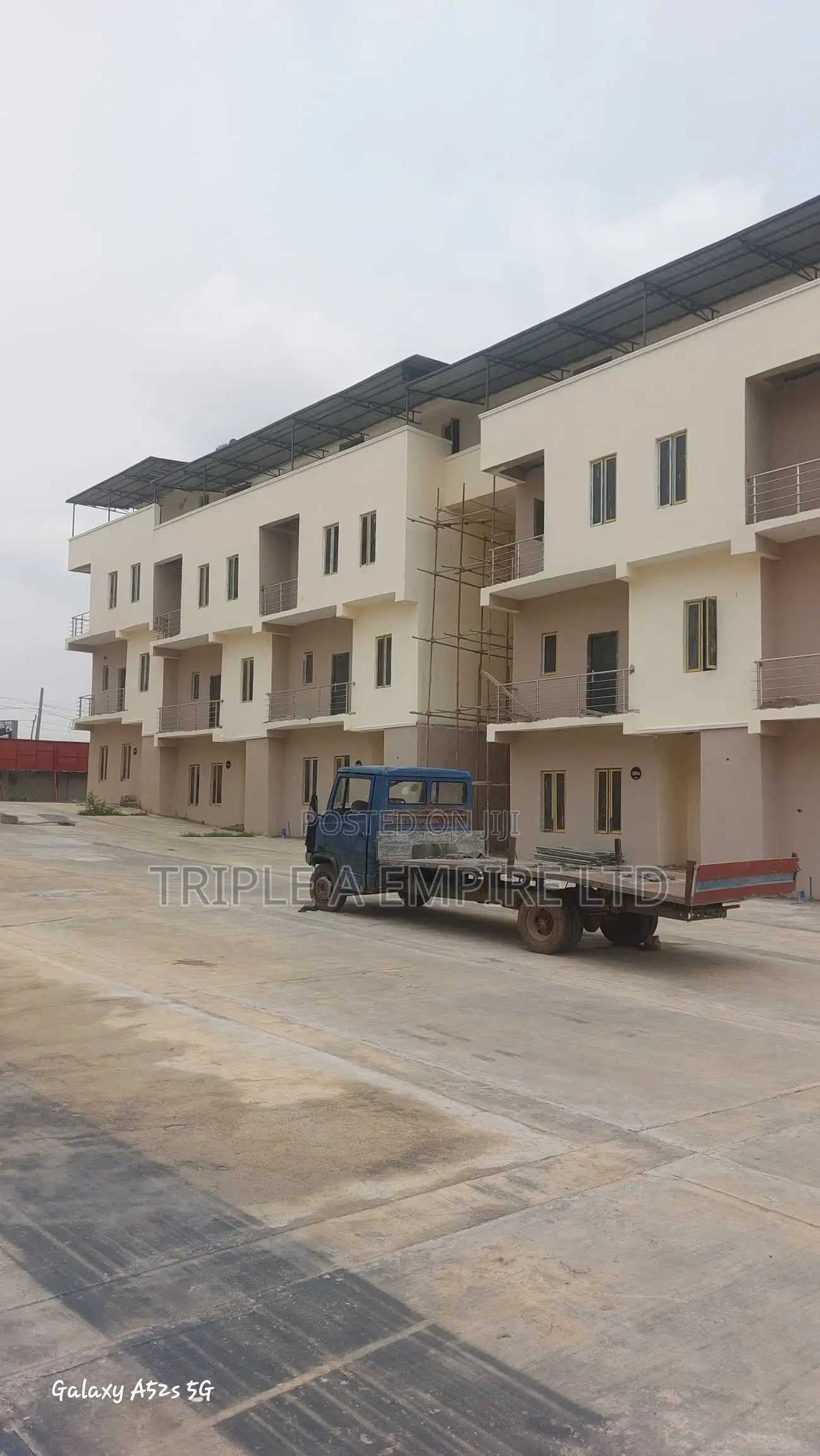 5bdrm Townhouse/Terrace in Life Camp for sale