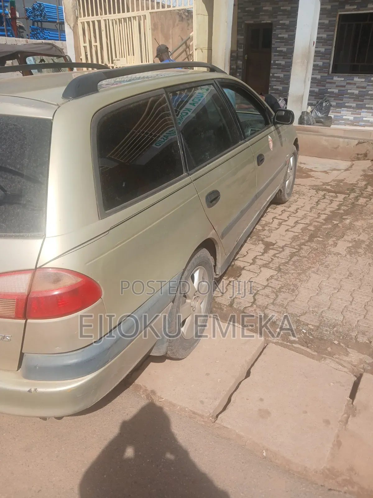 Toyota Avensis 2003 Gold