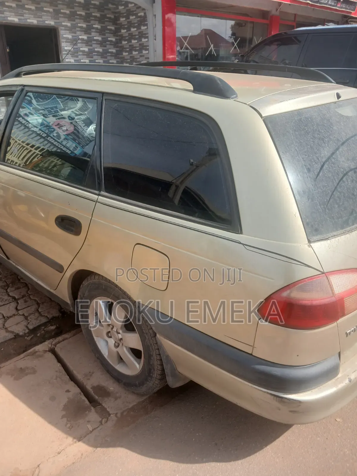 Toyota Avensis 2003 Gold