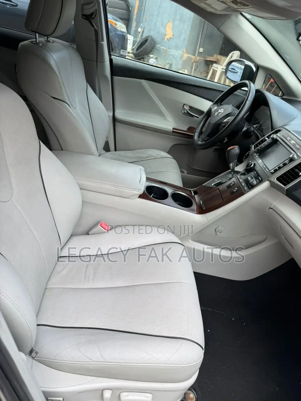 Toyota Venza AWD 2010 Silver
