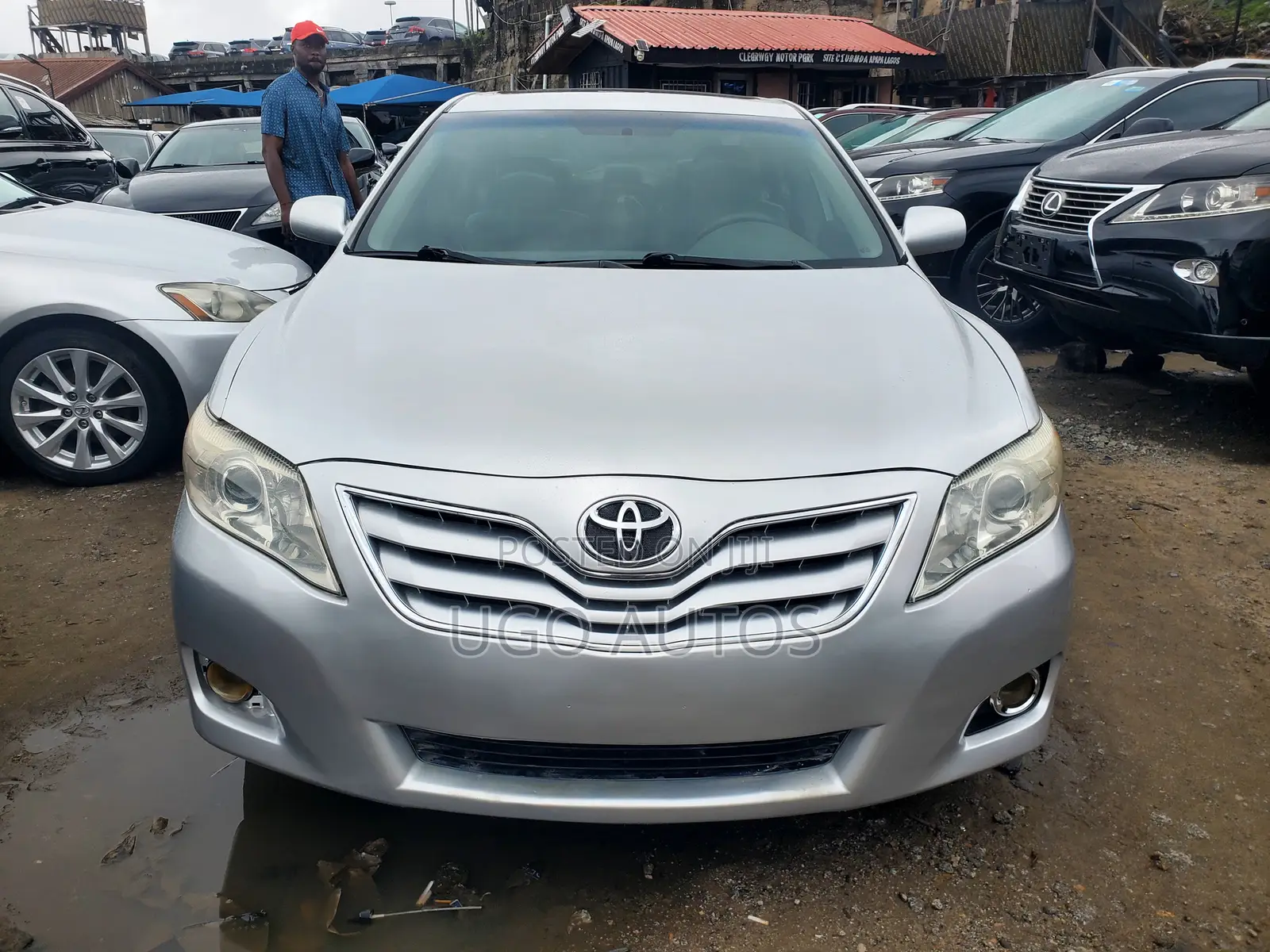 Toyota Camry LE 4dr Sedan (2.5L 4cyl 6A) 2011 Silver