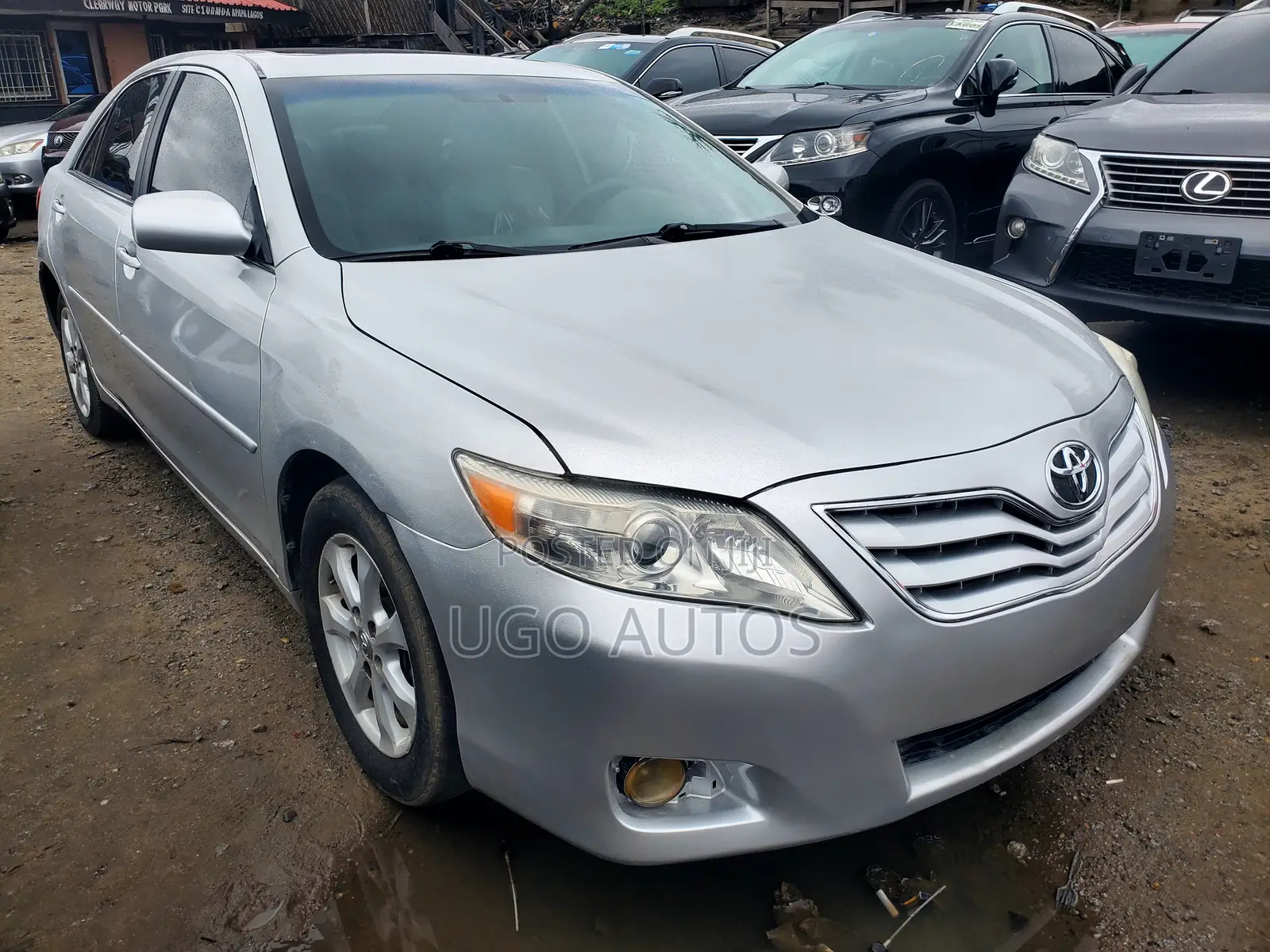 Toyota Camry LE 4dr Sedan (2.5L 4cyl 6A) 2011 Silver