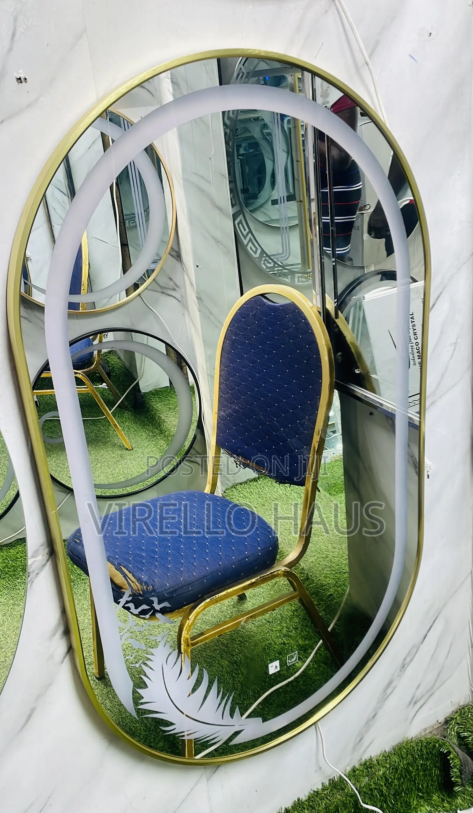 Goldframe Mirror With Light
