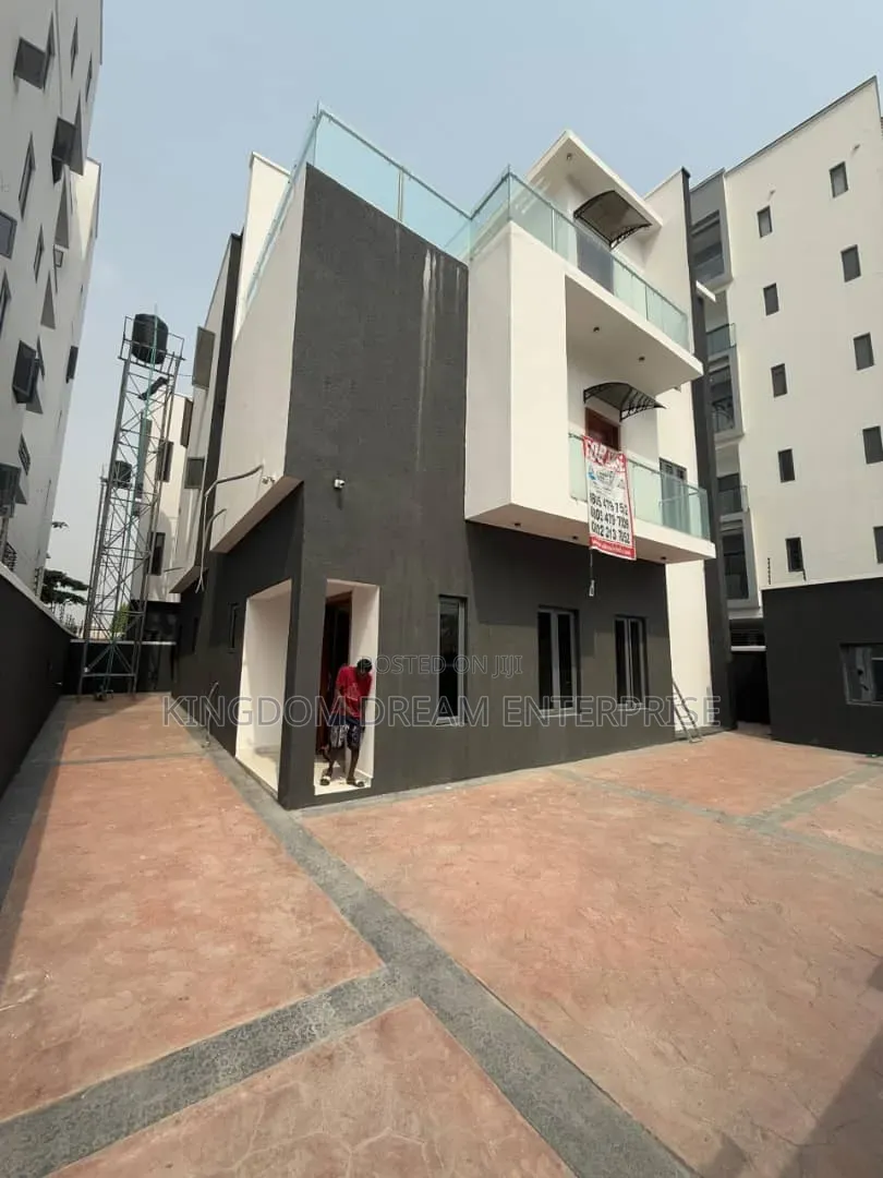 5bdrm House in Pinewood Estate for sale