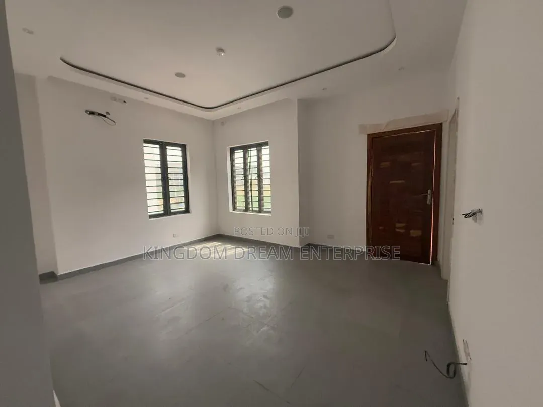 5bdrm House in Pinewood Estate for sale