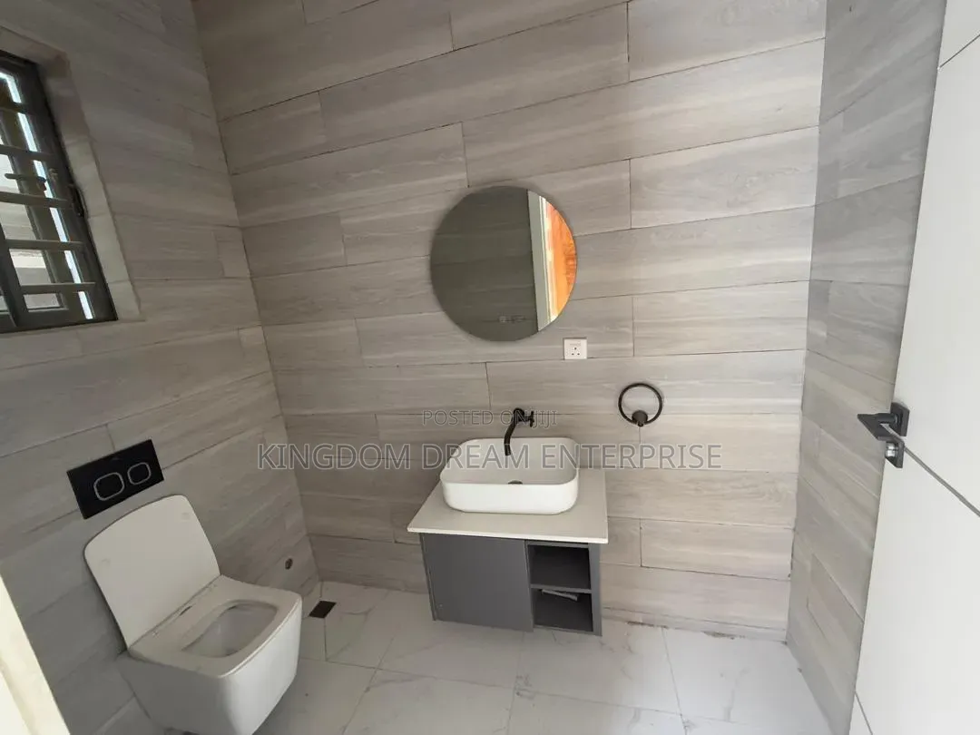 5bdrm House in Pinewood Estate for sale