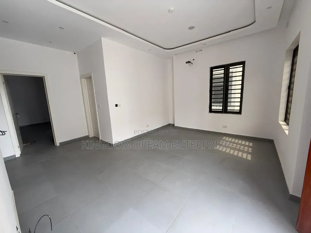 5bdrm House in Pinewood Estate for sale