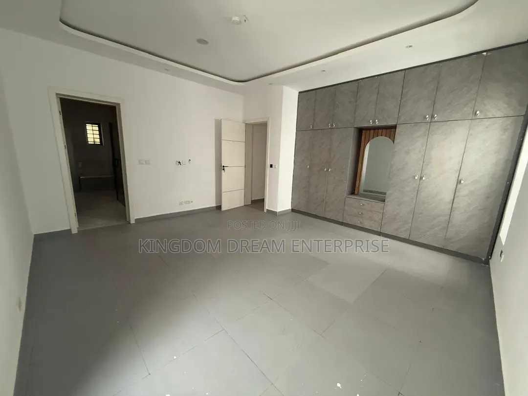5bdrm House in Pinewood Estate for sale