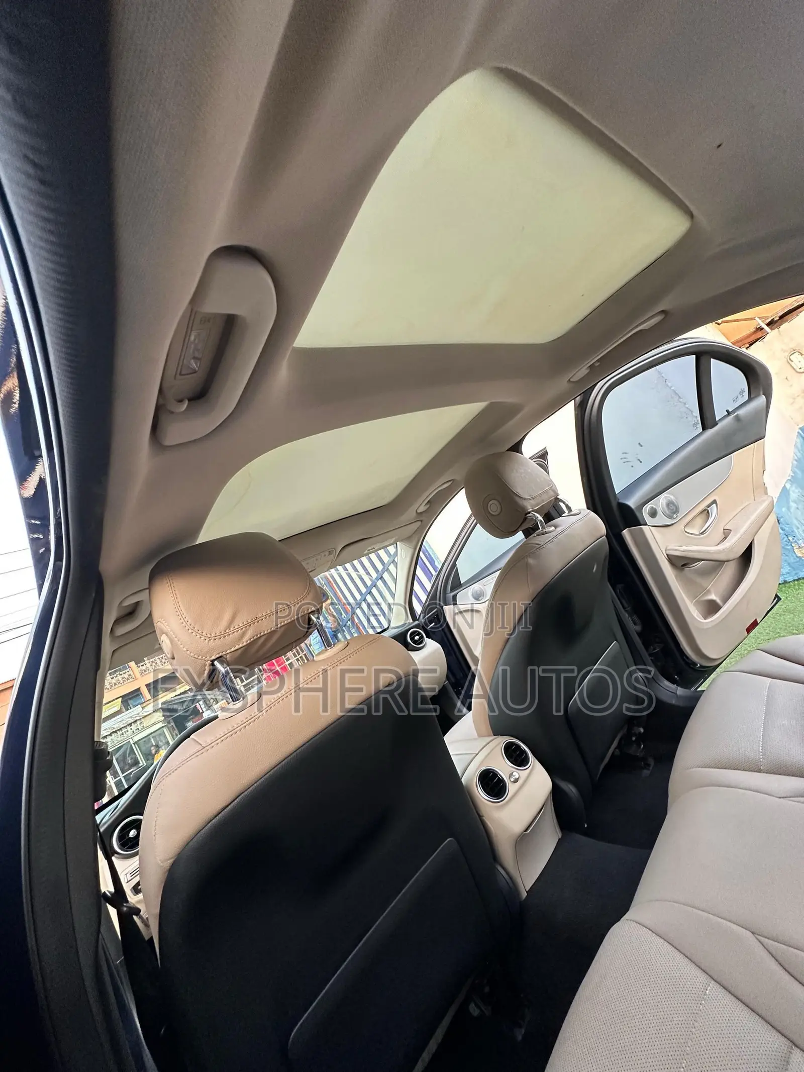 Mercedes-Benz C300 2017 Blue