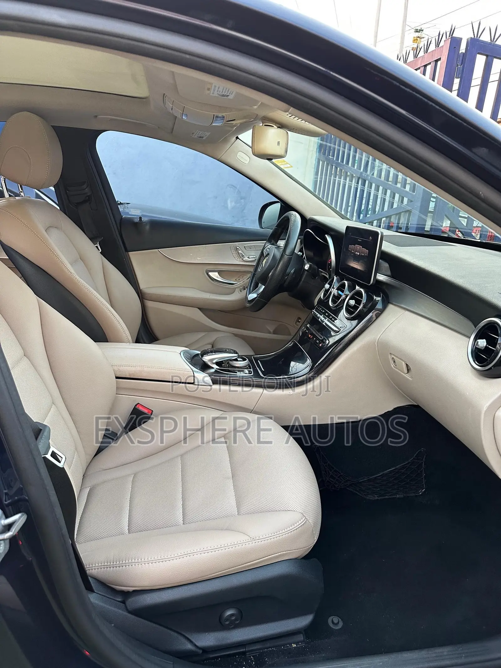 Mercedes-Benz C300 2017 Blue