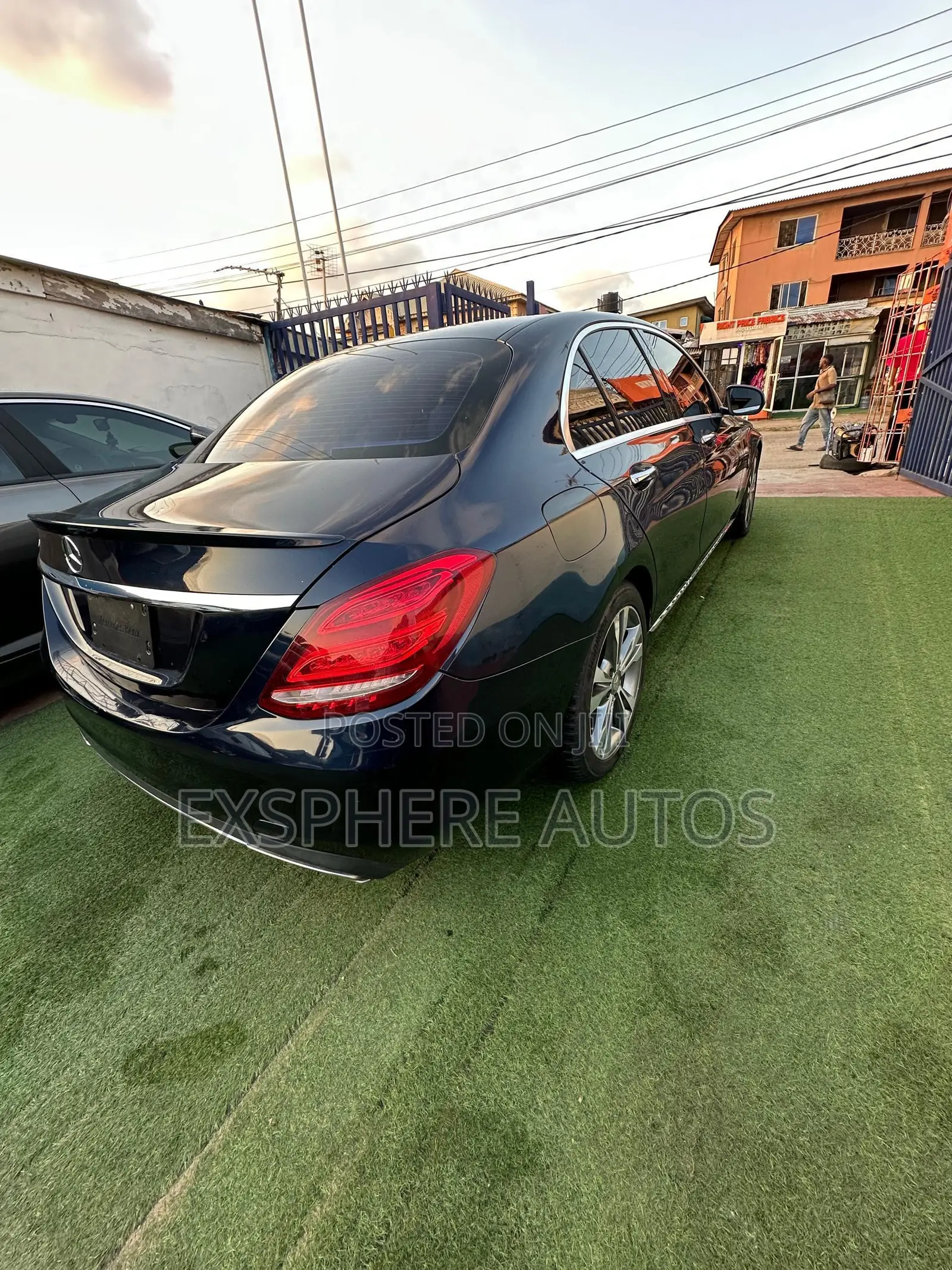 Mercedes-Benz C300 2017 Blue