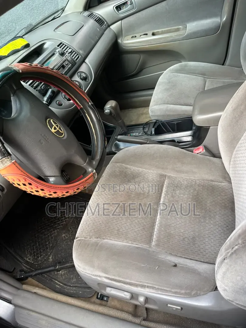 Toyota Camry 2005 Gray