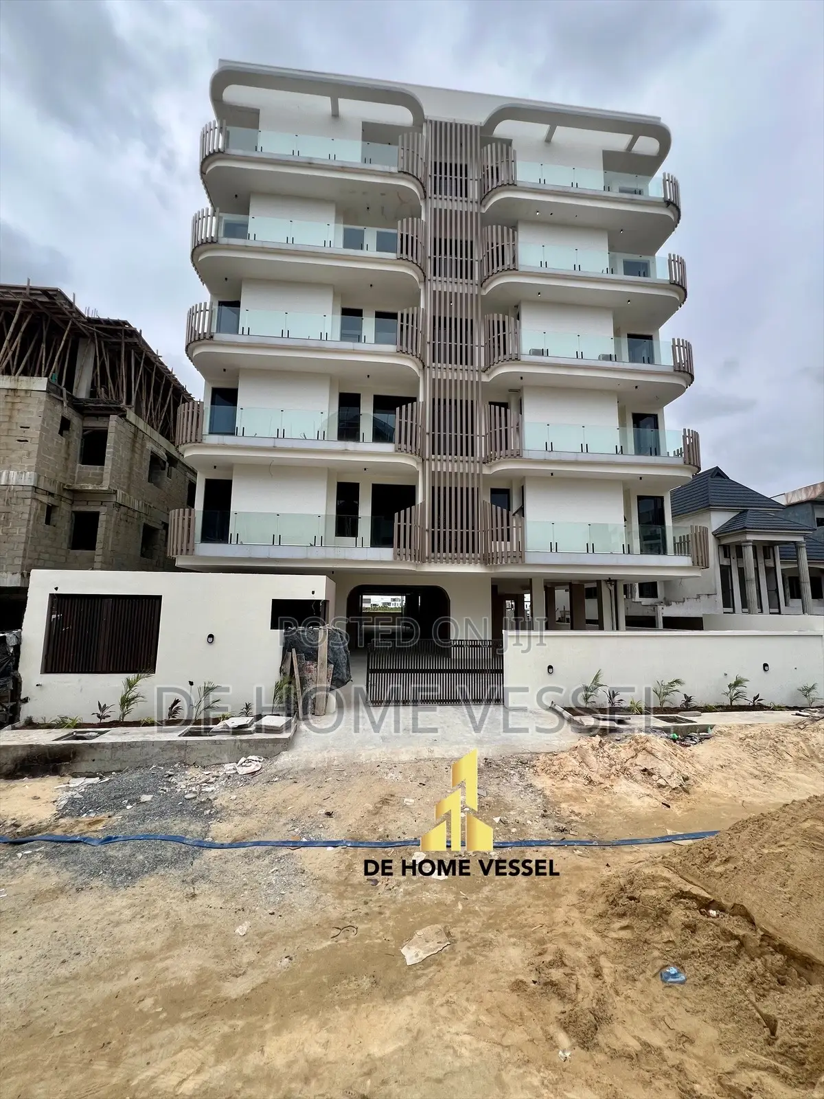 4bdrm Maisonette in Ikate for sale