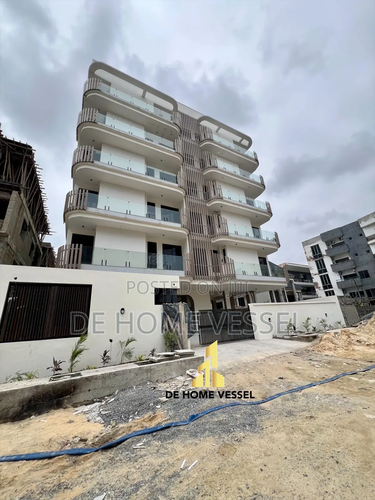 4bdrm Maisonette in Ikate for sale
