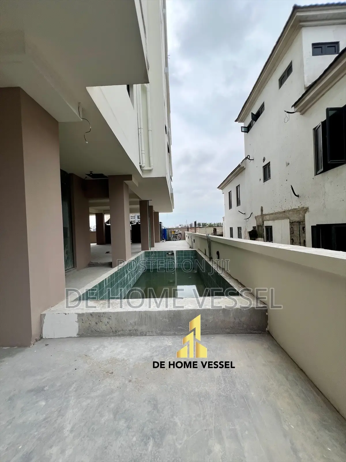 4bdrm Maisonette in Ikate for sale