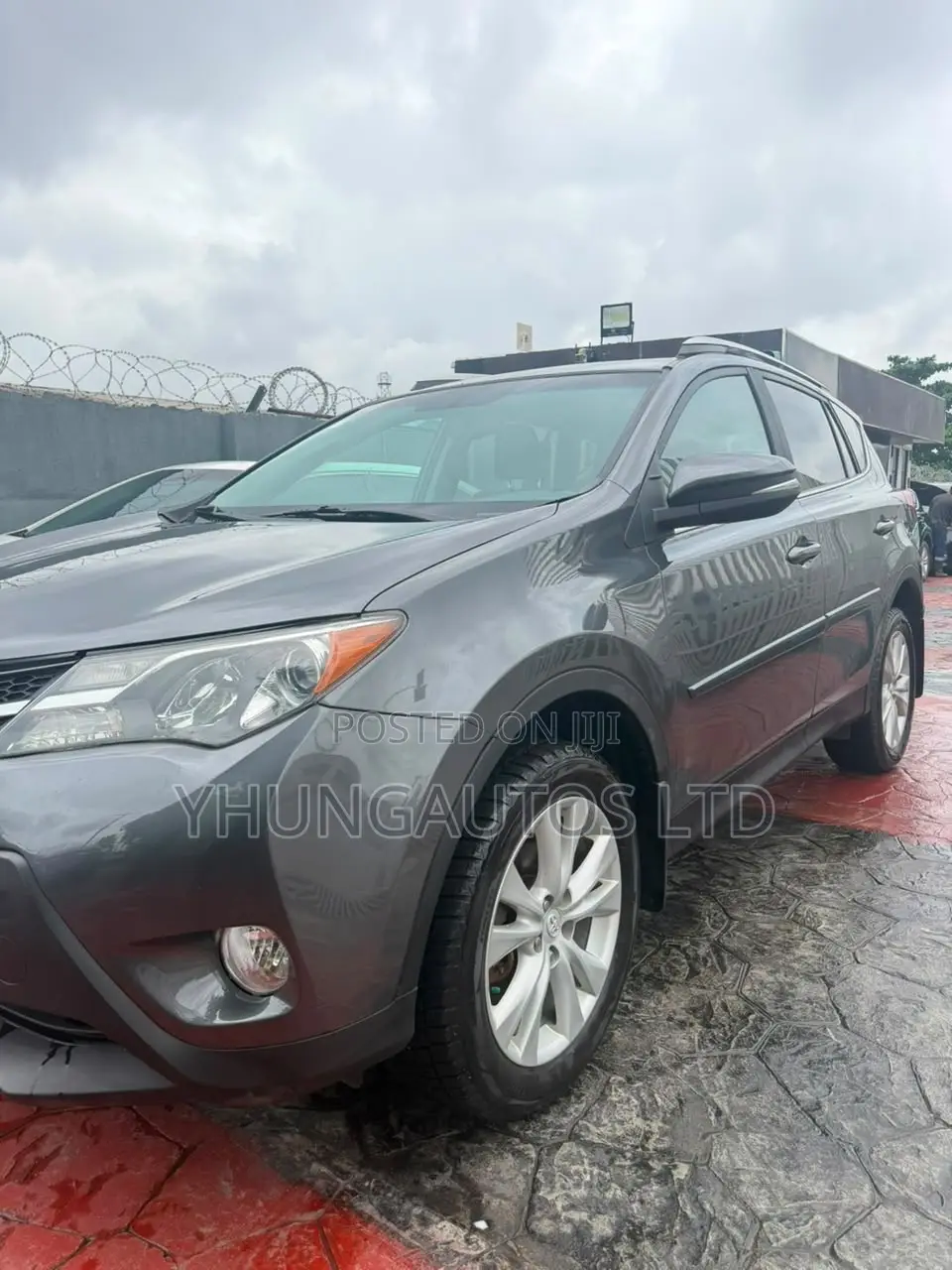 Toyota RAV4 Limited AWD (2.5L 4cyl 6A) 2016 Gray