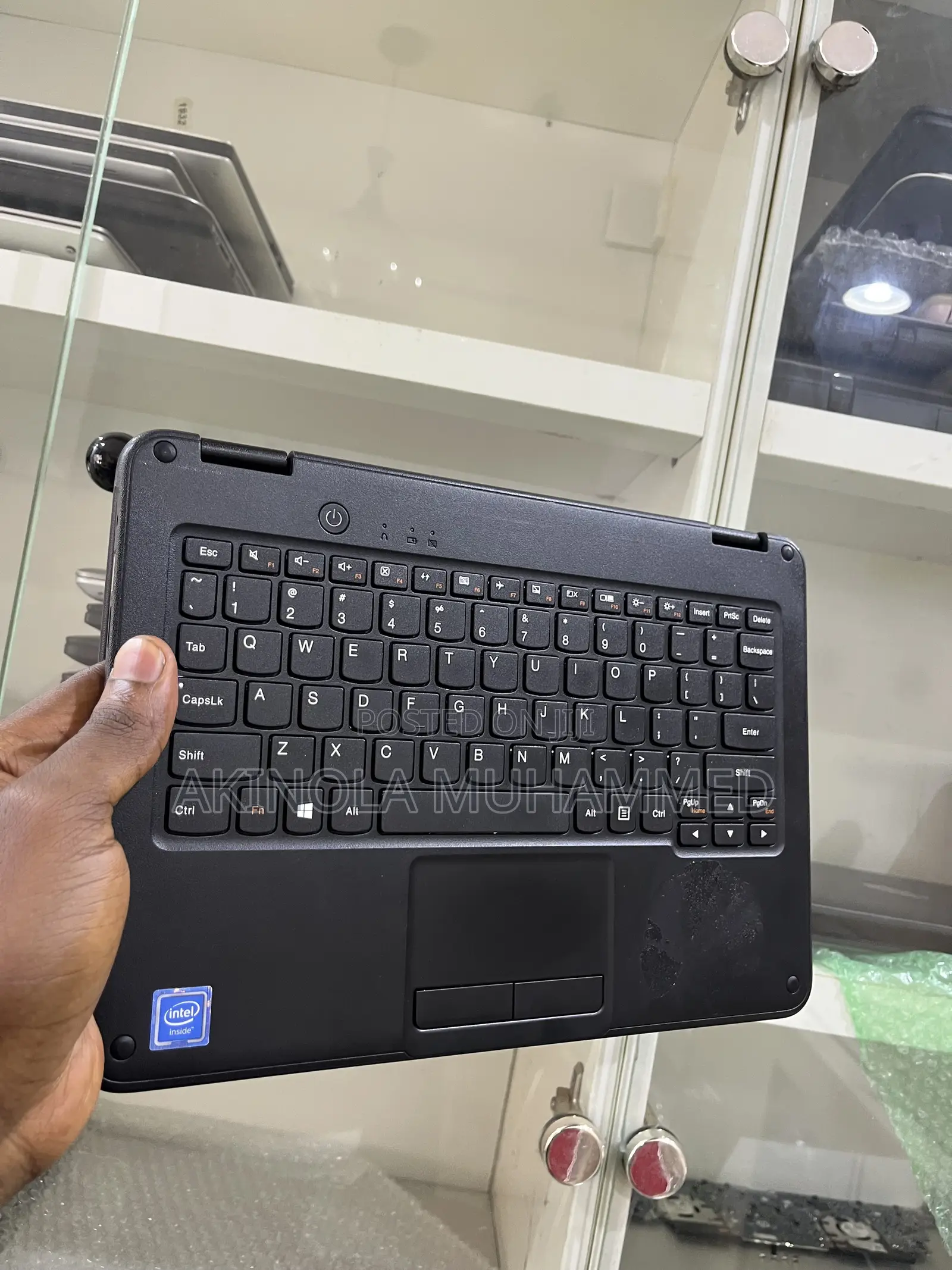 Laptop Lenovo 300e 4GB Intel Celeron SSD 160GB
