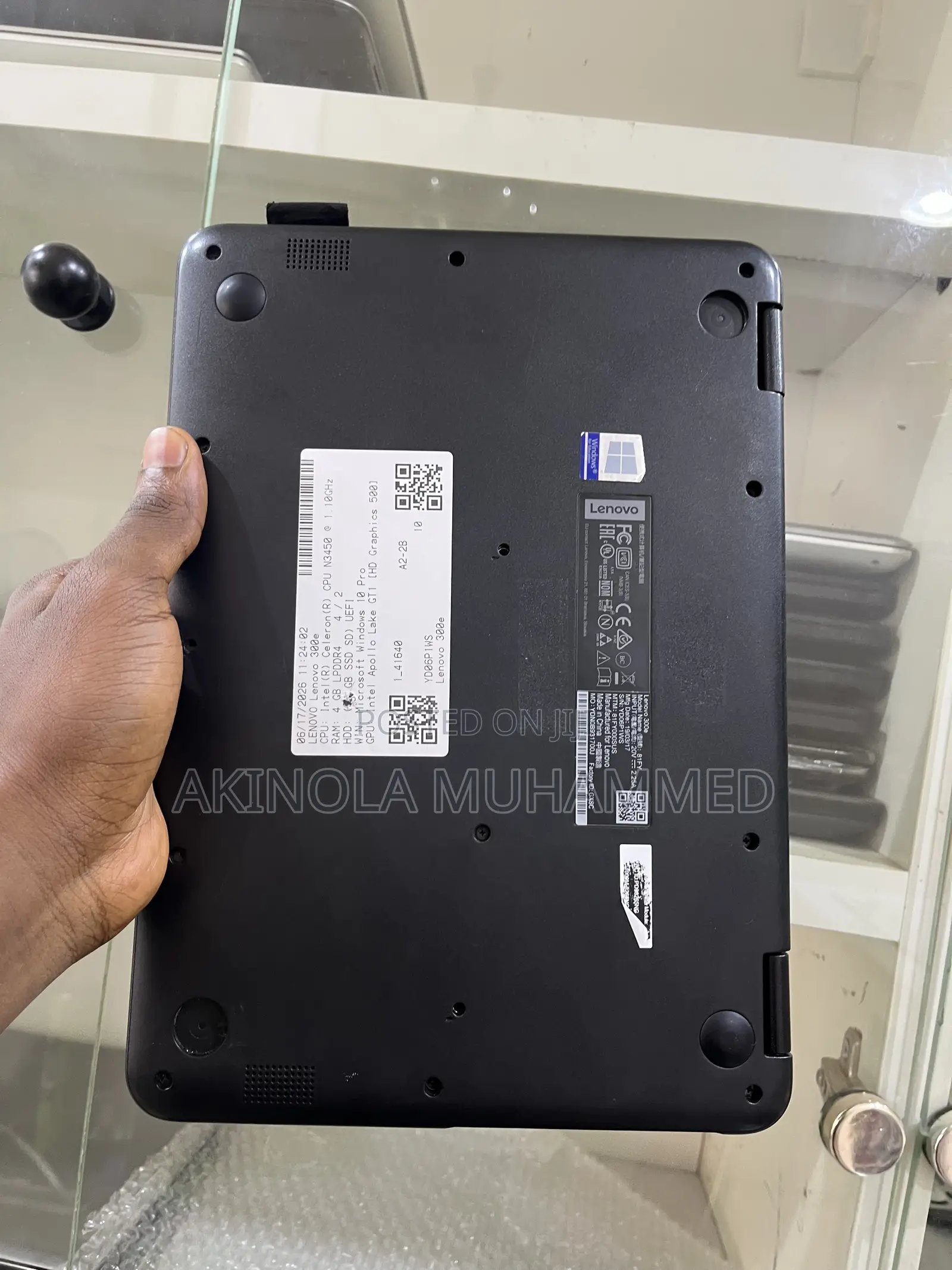Laptop Lenovo 300e 4GB Intel Celeron SSD 160GB