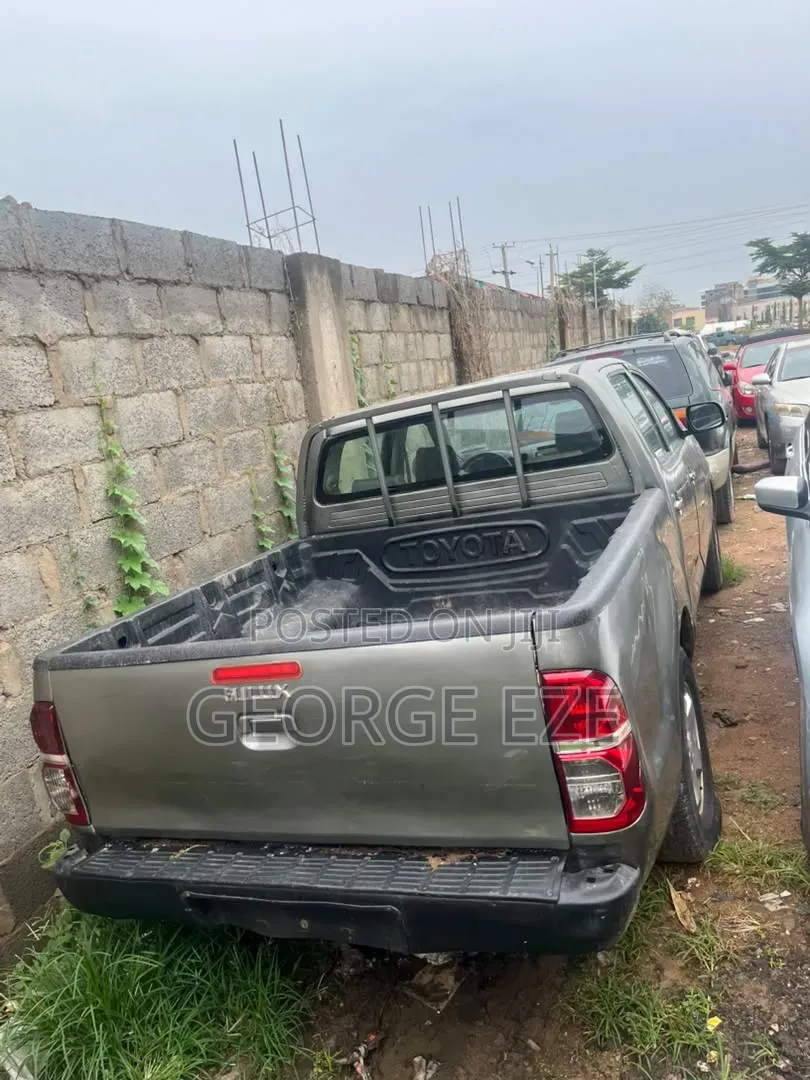 Toyota Hilux 2007 Gray
