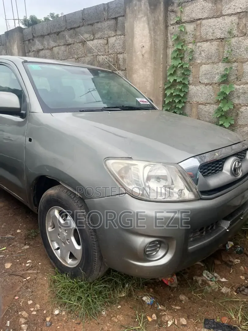 Toyota Hilux 2007 Gray