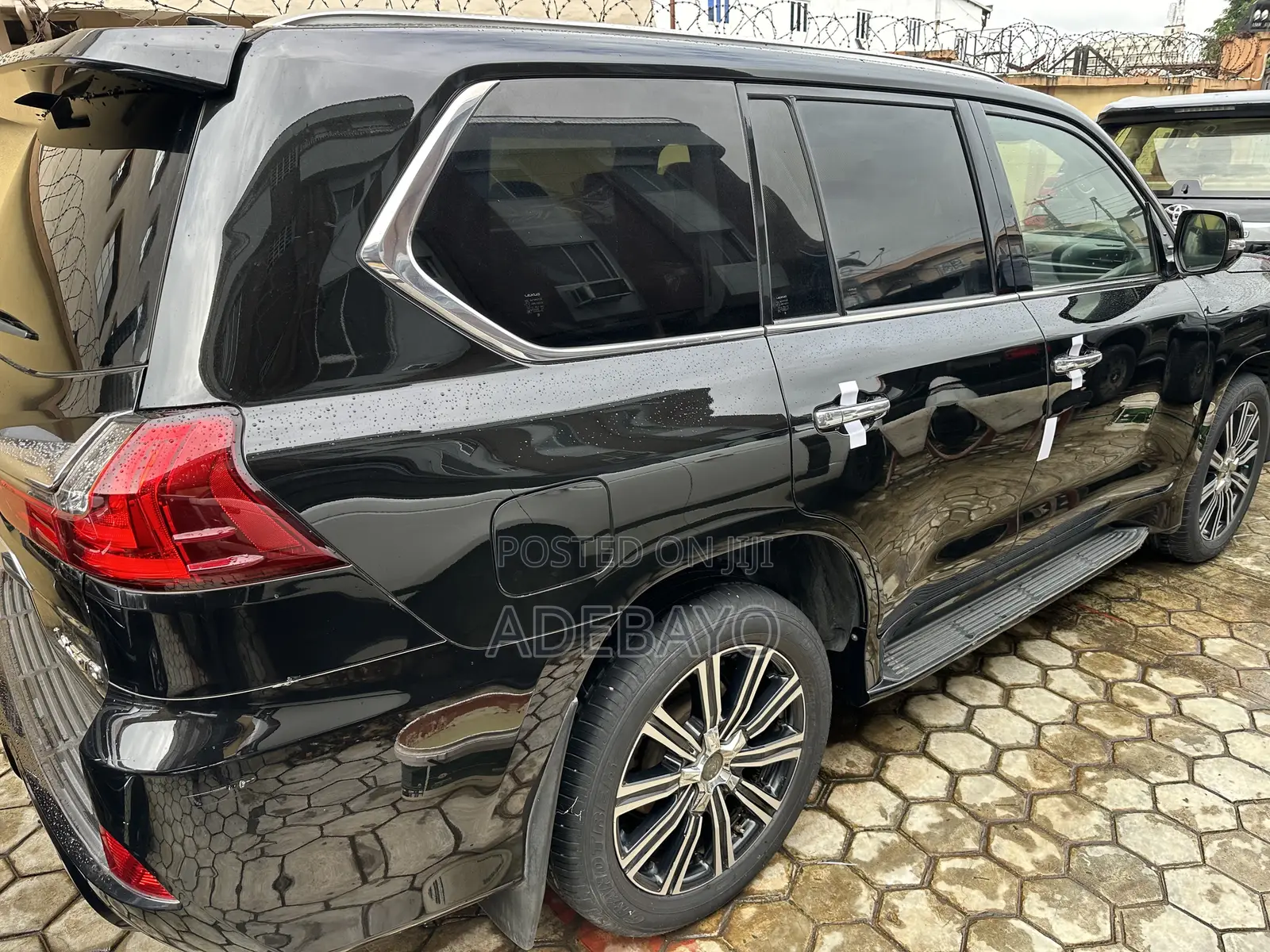 Lexus LX 570 (5 seats) AWD 2020 Black