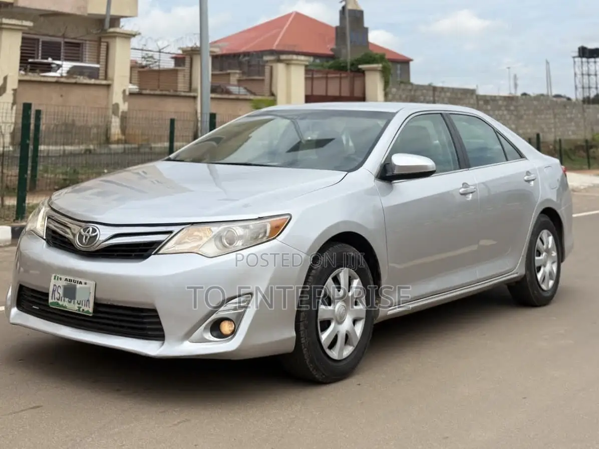 Toyota Camry 2014 Silver