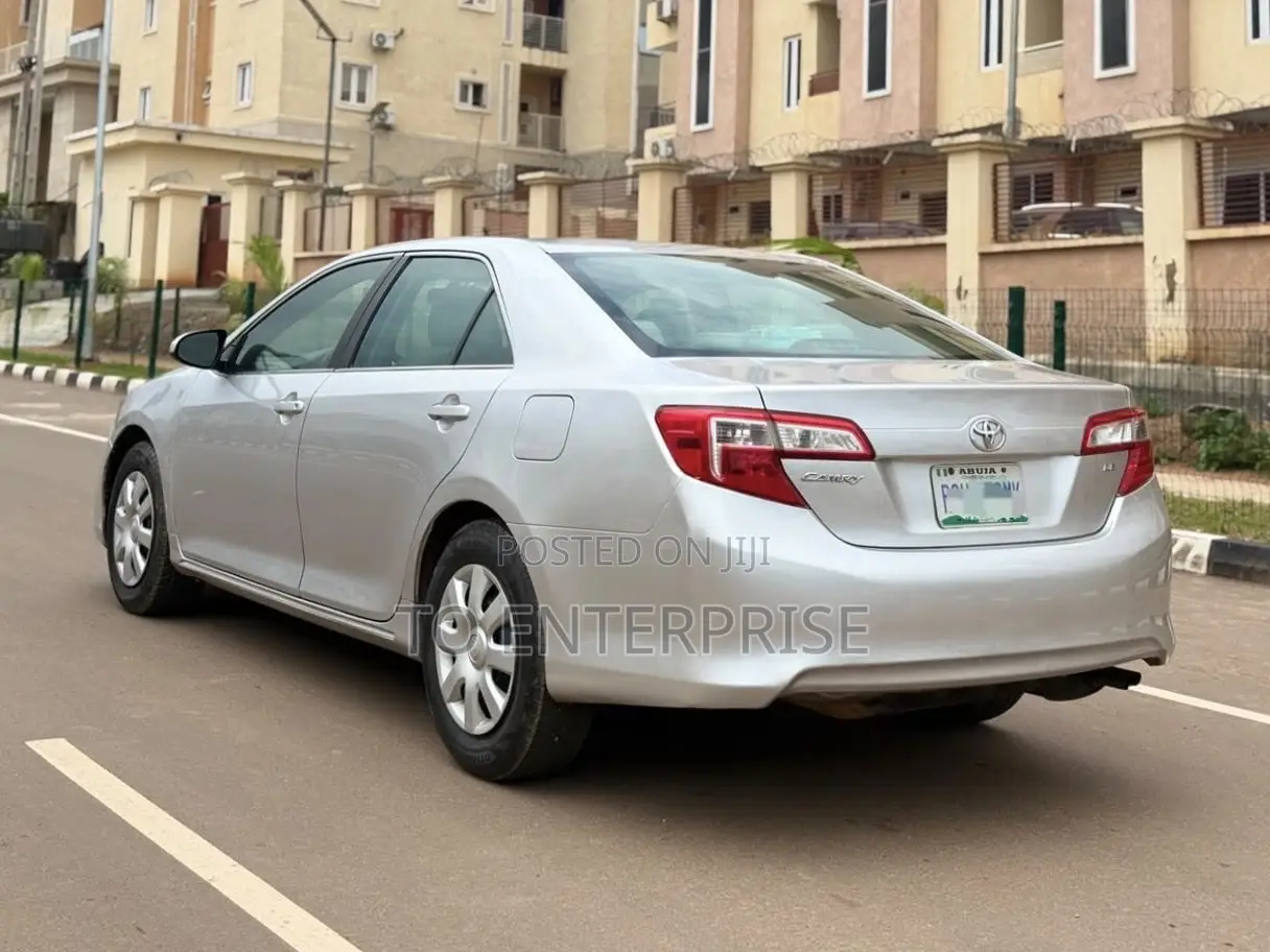 Toyota Camry 2014 Silver