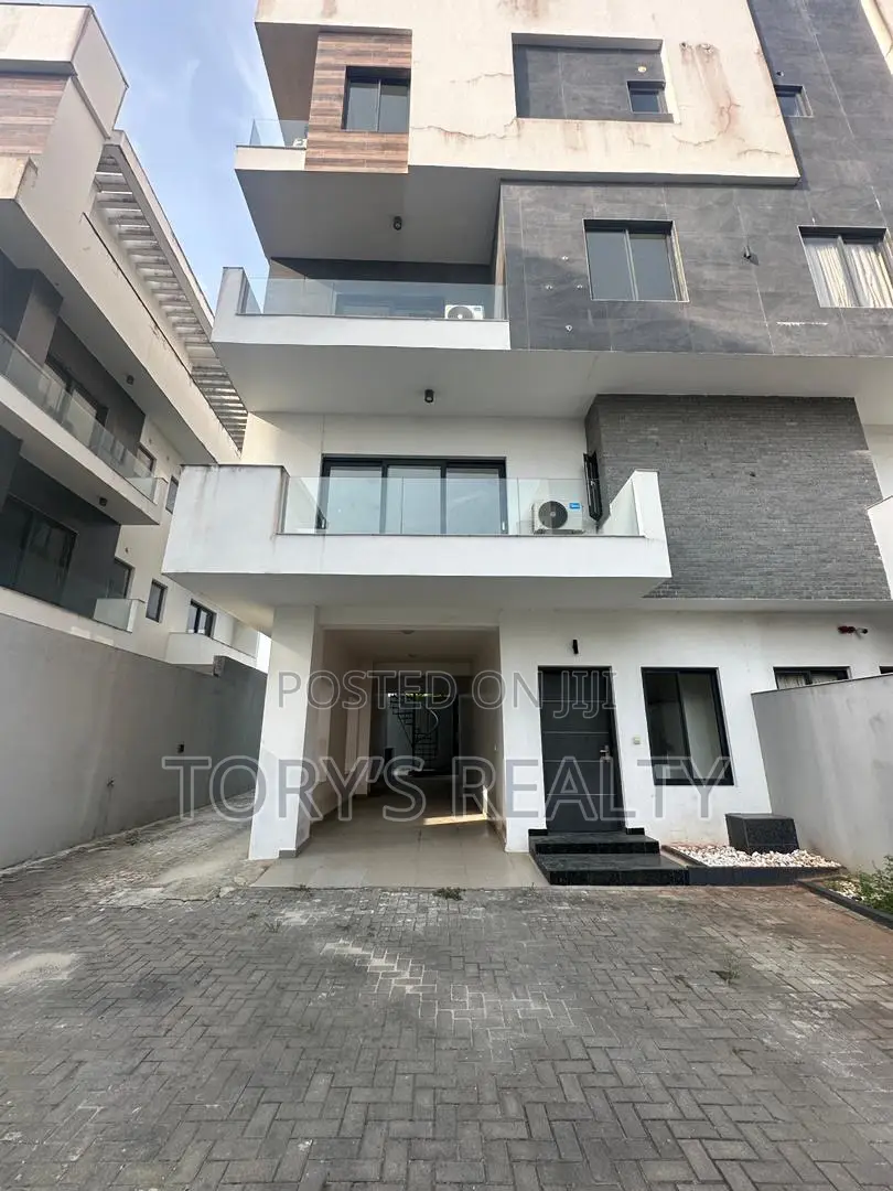 5bdrm Duplex in Banana Island for rent