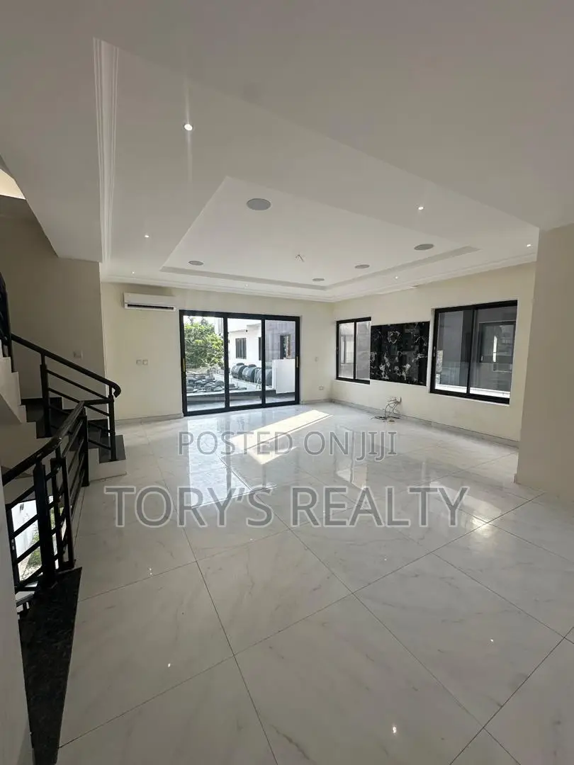 5bdrm Duplex in Banana Island for rent