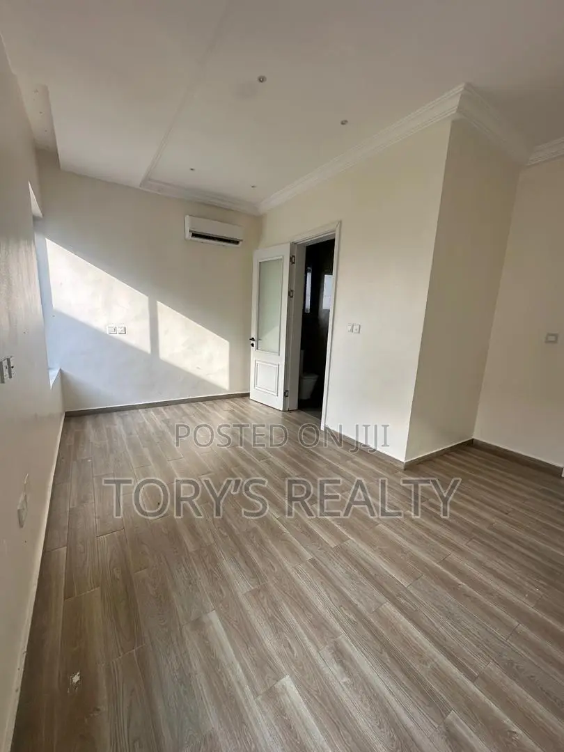 5bdrm Duplex in Banana Island for rent