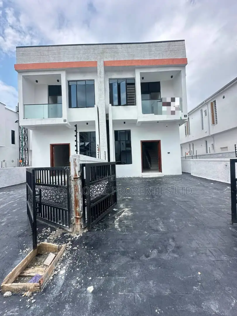 4bdrm Duplex in Lekki for sale