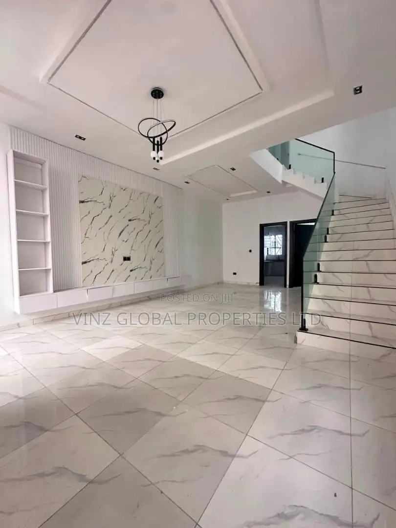 4bdrm Duplex in Lekki for sale