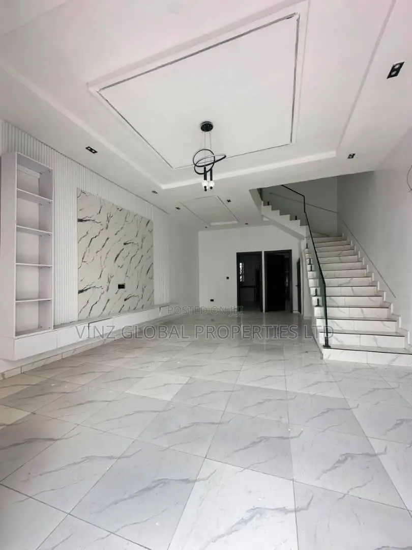 4bdrm Duplex in Lekki for sale