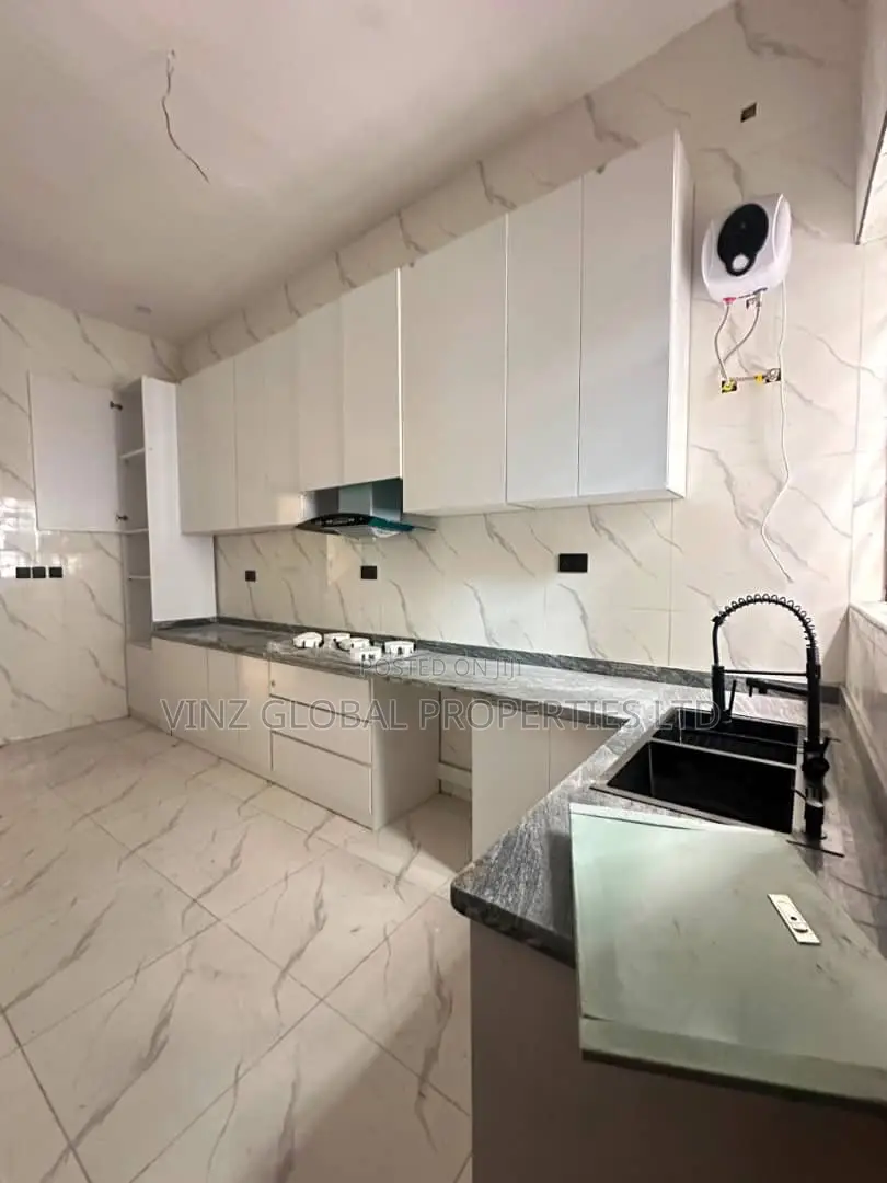 4bdrm Duplex in Lekki for sale