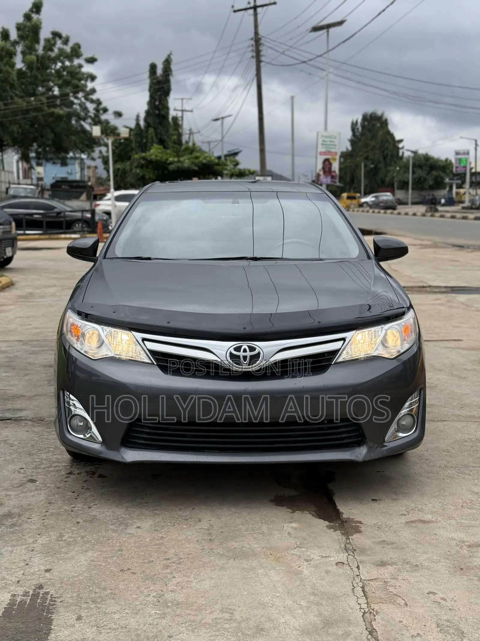 Toyota Camry XLE 4dr Sedan (2.5L 4cyl 6A) 2013 Gray